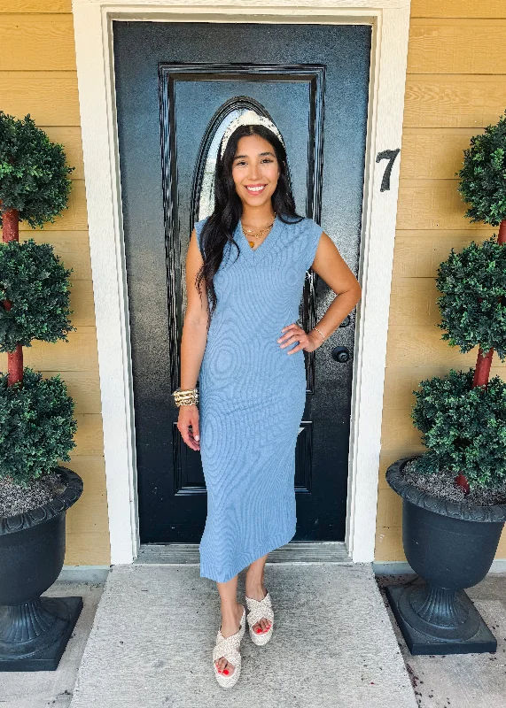Lenore Dress in Denim Square Neckline Feminine