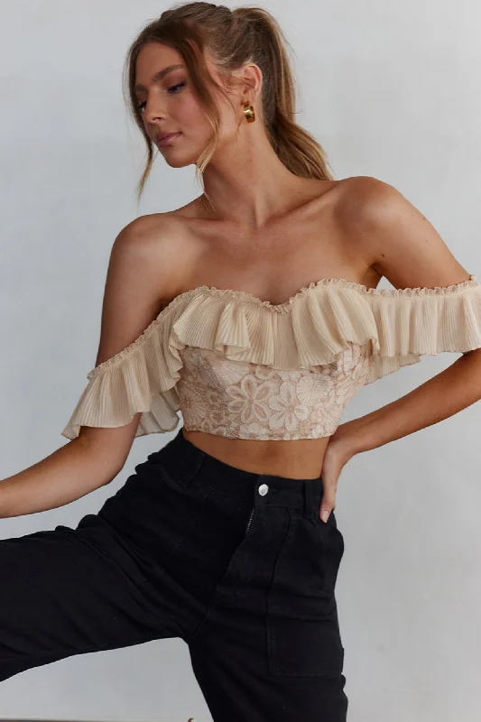 Dreamy On Or Off-Shoulder Frill Crop Top Nude Cozy Warm Stylish