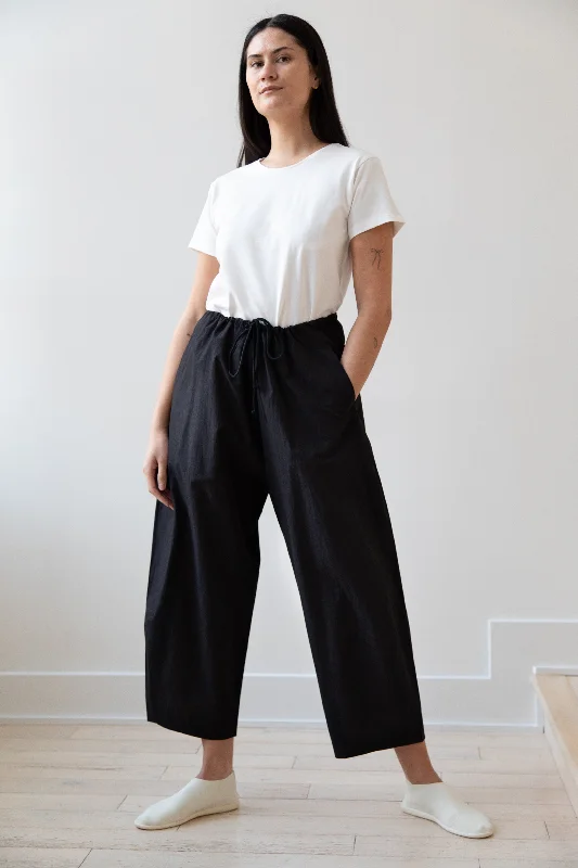 Unkruid | Cloudy Shaped Trousers in Black Trousers cozy soft