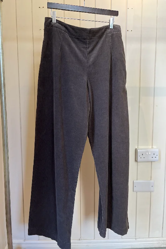 Re-Wear Oska Mocha Needlepoint Cord Trousers Trousers Travel Practical